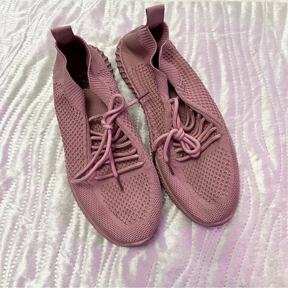 10 for $10 Taxi Pink Knit Sneakers with Breathable Design